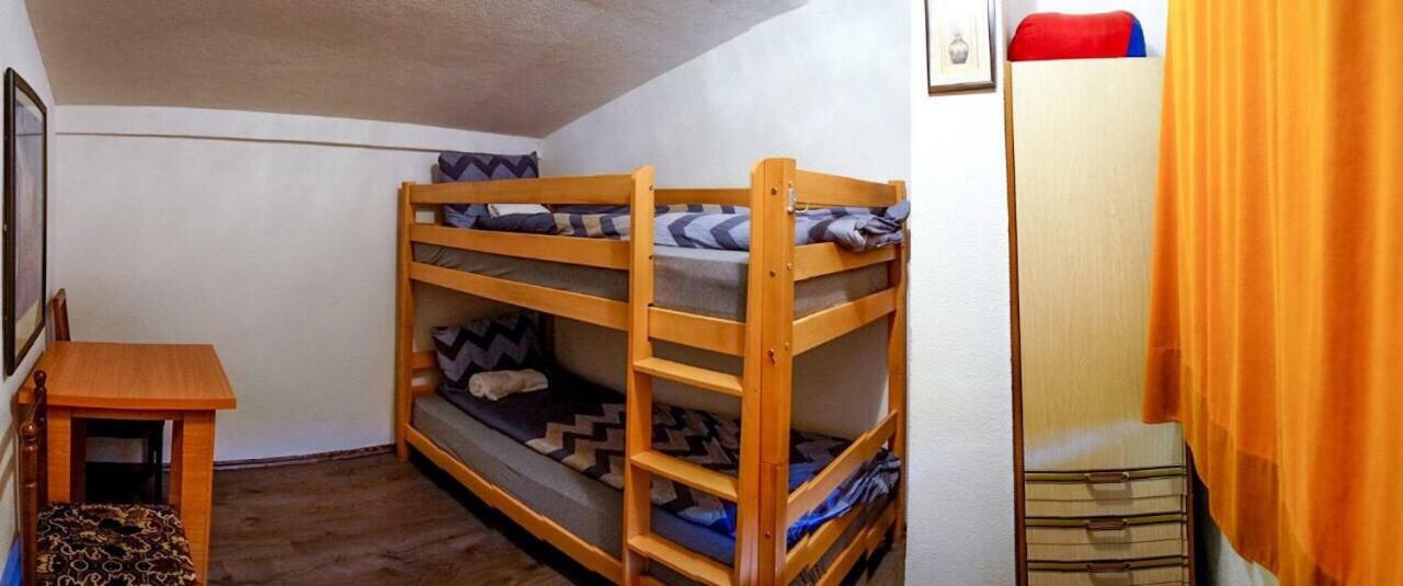 Kitka Hostel - Guest House Vratnica المظهر الخارجي الصورة